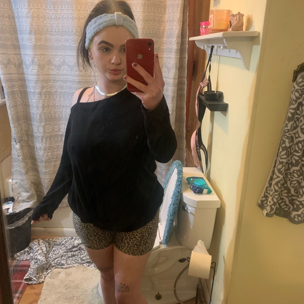 https://onlyfans.com/miitt.xo - Picture 2 of 5